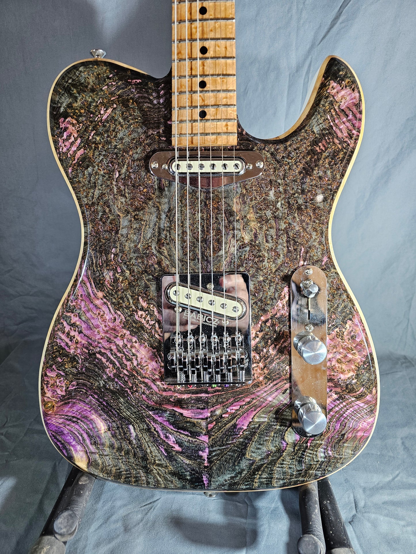 Tstyle blackashburl "corporate"