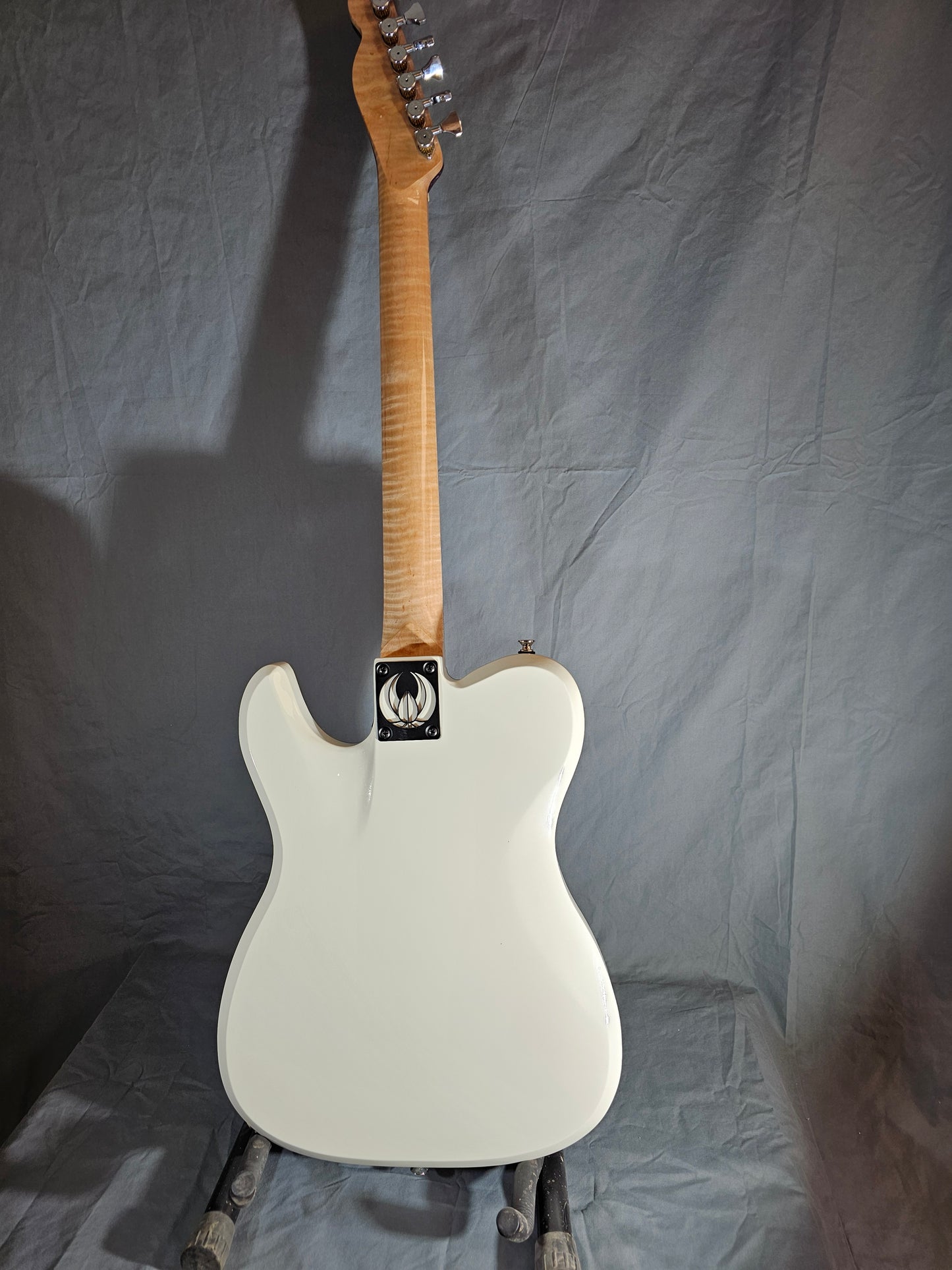 Tstyle blackashburl "corporate"